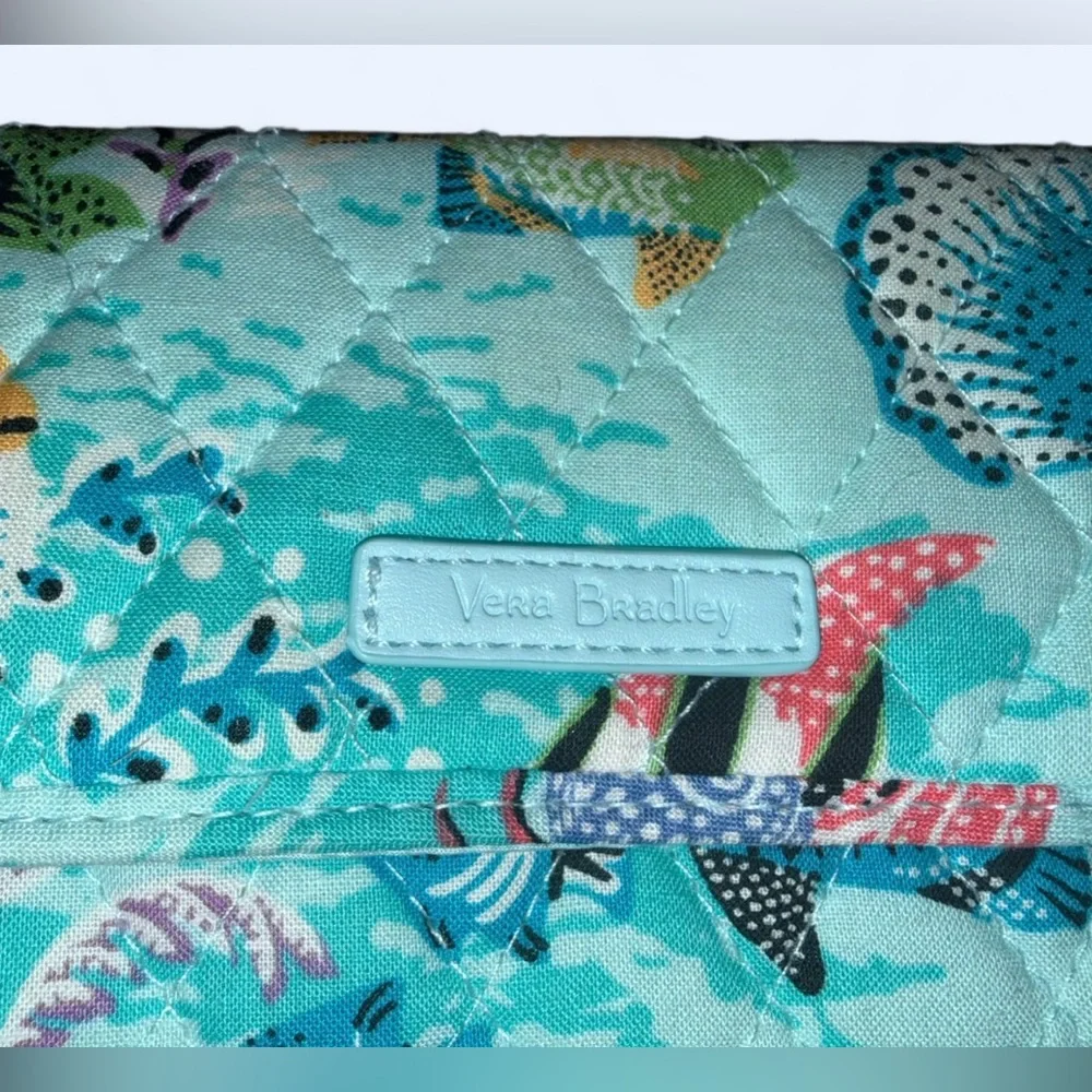 Vera Bradley Quilted Wallet Floral Aqua Blue Print Trifold NWOT - Picture 2 of 6